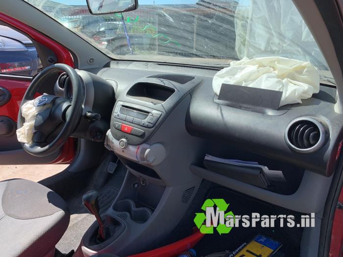 Toyota Aygo 1.0 12V VVT-i Vehículo de desguace (2007, Rojo)
