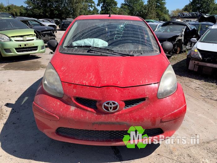 Toyota Aygo 1.0 12V VVT-i Vehículo de desguace (2007, Rojo)