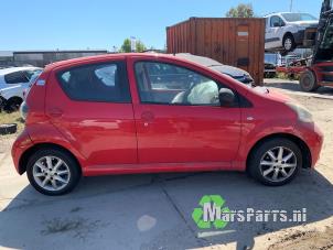 Toyota Aygo 1.0 12V VVT-i Vehículo de desguace (2007, Rojo)