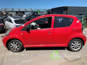 Toyota Aygo 1.0 12V VVT-i Vehículo de desguace (2007, Rojo)