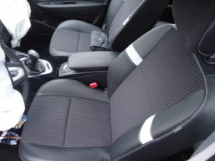 Renault Scénic III 2.0 16V CVT Samochód złomowany (2011, Szary)