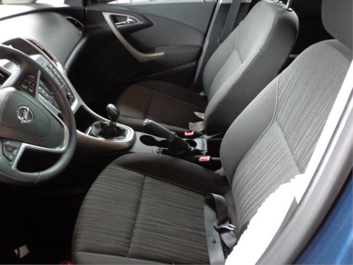 Opel Astra J Sports Tourer 1.3 CDTI 16V ecoFlex Épave (2011, Bleu)