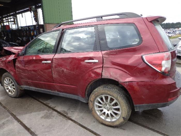 Subaru Forester 2.0D Salvage vehicle (2010, Red)