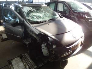 Renault Clio III Estate/Grandtour 1.2 16V TCE 100 Épave (2011, Gris)