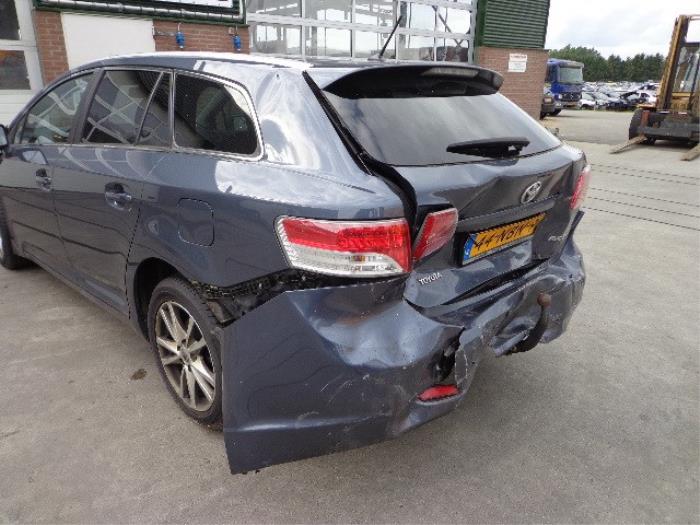 Toyota Avensis (T27) 2.0 16V D4DF (salvage, year of