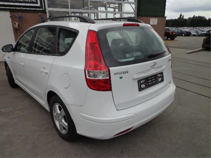 Hyundai I30 Wagon Gdhf5 1 6 Crdi Blue Drive 16v Vgt Salvage Year Of Construction 11 Colour White Proxyparts Com