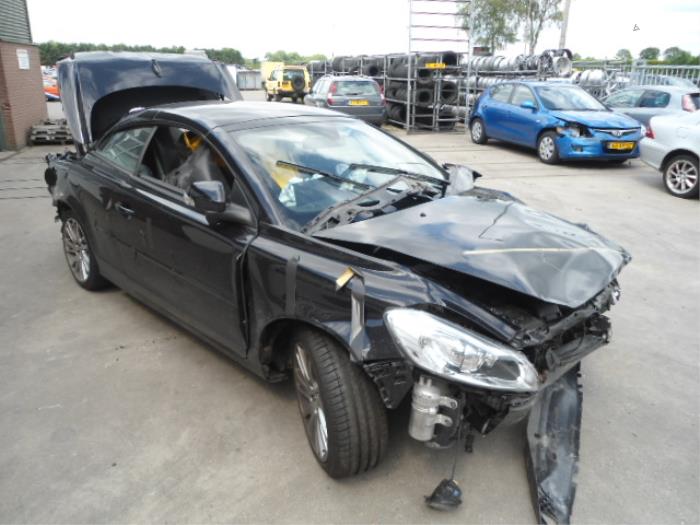 Volvo C70 2.5 T5 20V Schrottauto (2011, Schwarz)