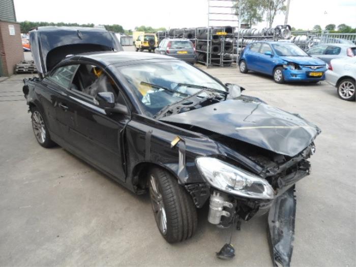 Volvo C70 2.5 T5 20V Schrottauto (2011, Schwarz)