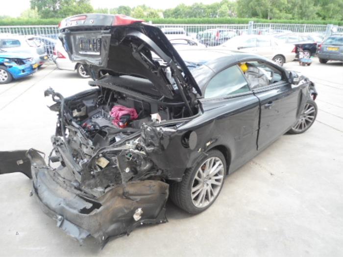Volvo C70 2.5 T5 20V Schrottauto (2011, Schwarz)