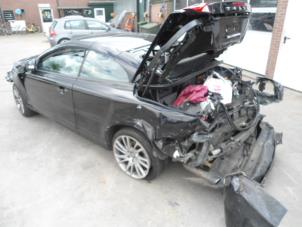 Volvo C70 2.5 T5 20V Schrottauto (2011, Schwarz)