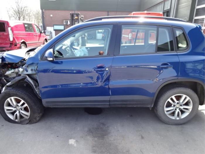 Volkswagen Tiguan 2.0 TDI 16V Blue Motion Épave (2012, Bleu)