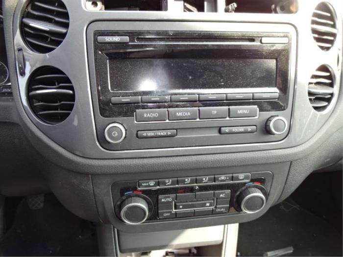 Volkswagen Tiguan 2.0 TDI 16V Blue Motion Épave (2012, Bleu)