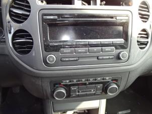 Volkswagen Tiguan 2.0 TDI 16V Blue Motion Épave (2012, Bleu)