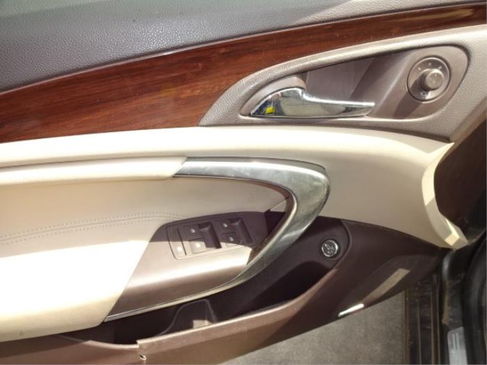 Opel Insignia Sports Tourer 2.0 CDTI 16V 160 Ecotec 4x4 Samochód złomowany (2010, Szary)