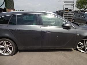 Opel Insignia Sports Tourer 2.0 CDTI 16V 160 Ecotec 4x4 Samochód złomowany (2010, Szary)