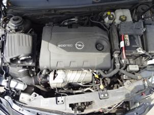 Opel Insignia Sports Tourer 2.0 CDTI 16V 160 Ecotec 4x4 Samochód złomowany (2010, Szary)