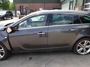 Opel Insignia Sports Tourer 2.0 CDTI 16V 160 Ecotec 4x4 Samochód złomowany (2010, Szary)