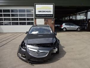 Opel Insignia Sports Tourer 2.0 CDTI 16V 160 Ecotec 4x4 Samochód złomowany (2010, Szary)