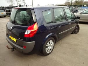 Renault Grand Scénic II 2.0 16V Épave (2007, Bleu)