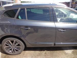 Renault Megane III Grandtour 1.5 dCi 110 Épave (2012, Gris)