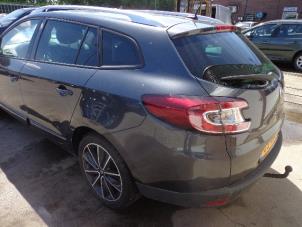 Renault Megane III Grandtour 1.5 dCi 110 Épave (2012, Gris)