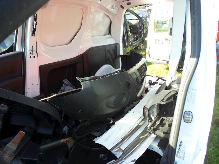 Citroen Berlingo 1.6 Hdi 75 Épave (2015, Blanc)