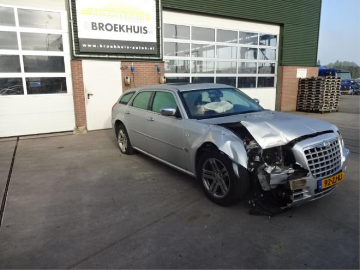 Chrysler 300 C Touring 3.0 CRD 24V Épave (2008, Gris)