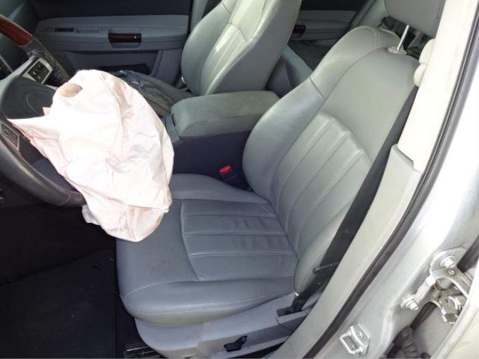 Chrysler 300 C Touring 3.0 CRD 24V Épave (2008, Gris)