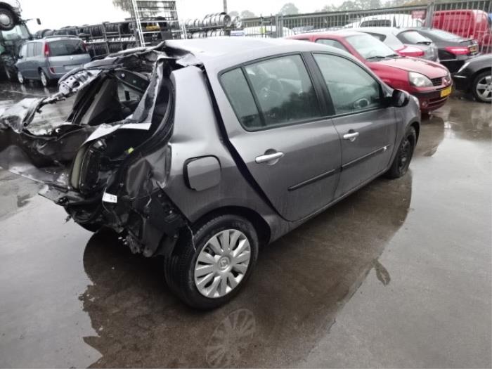 Renault Clio III 1.5 dCi 85 Épave (2010, Gris)