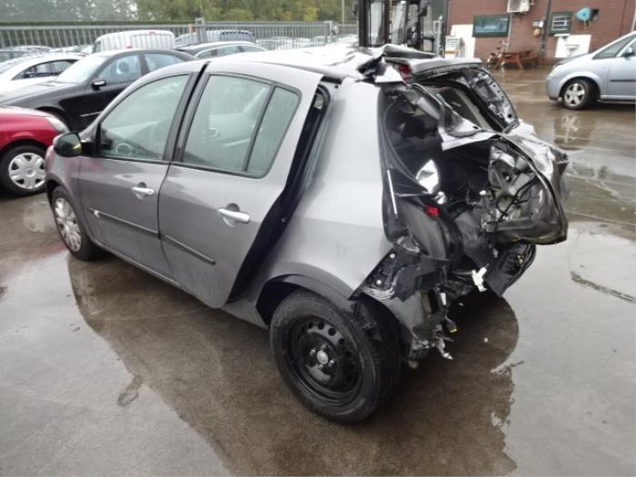 Renault Clio III 1.5 dCi 85 Épave (2010, Gris)