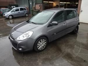 Renault Clio III 1.5 dCi 85 Épave (2010, Gris)