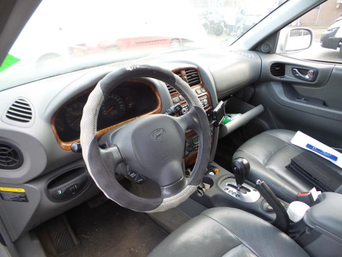Hyundai Santa Fe I 2.7 V6 24V 4x4 Autom. Épave (2004, Gris)