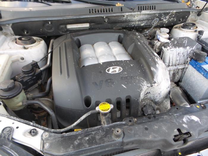 Hyundai Santa Fe I 2.7 V6 24V 4x4 Autom. Épave (2004, Gris)
