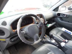 Hyundai Santa Fe I 2.7 V6 24V 4x4 Autom. Épave (2004, Gris)