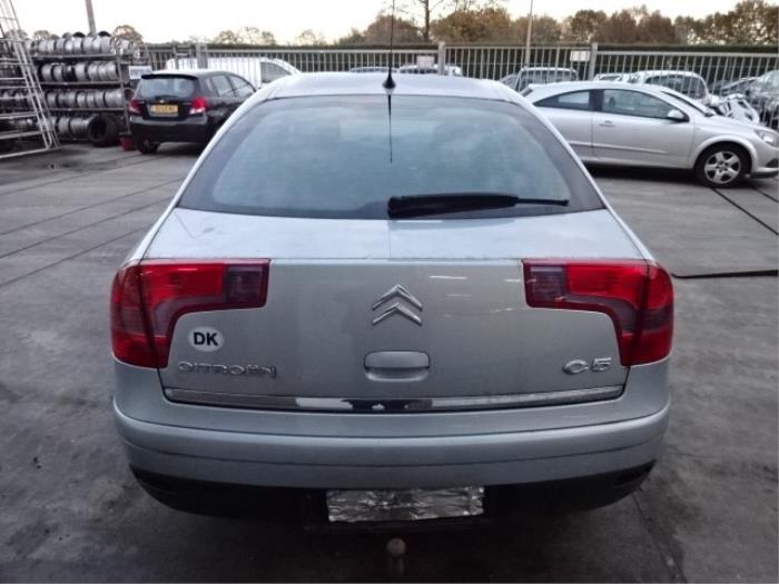 Citroen C5 II Berline 2.0 HDiF 16V Épave (2004, Bleu)