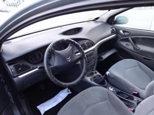 Citroen C5 II Berline 2.0 HDiF 16V Épave (2004, Bleu)