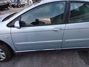 Citroen C5 II Berline 2.0 HDiF 16V Épave (2004, Bleu)
