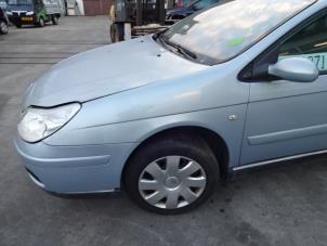 Citroen C5 II Berline 2.0 HDiF 16V Épave (2004, Bleu)