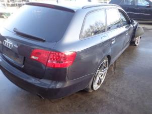Audi A6 Avant Quattro 3.2 V6 24V FSI Épave (2007, Gris)