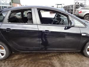 Opel Astra J 1.4 Turbo 16V Samochód złomowany (2013, Czarny)