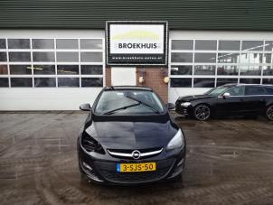 Opel Astra J 1.4 Turbo 16V Samochód złomowany (2013, Czarny)