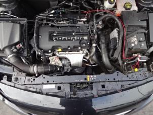 Opel Astra J 1.4 Turbo 16V Samochód złomowany (2013, Czarny)