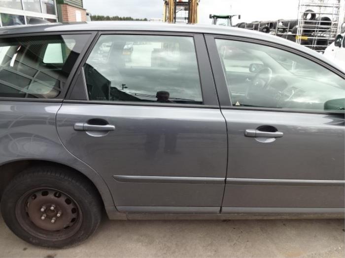 Volvo V50 1.8 16V Épave (2006, Gris)