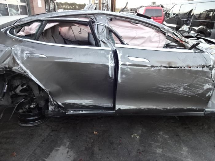 Tesla Model S Salvage vehicle (2016, Gray)