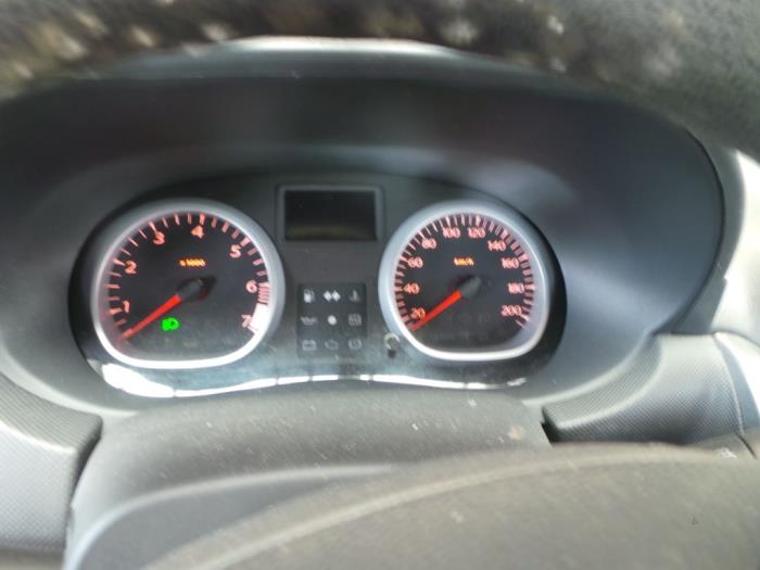 Dacia Duster 1.6 16V Épave (2010, Noir)