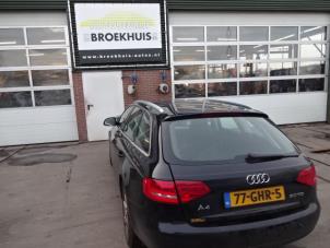 Audi A4 Avant 2.0 TDI 16V Épave (2008, Noir)