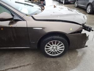 Alfa Romeo 159 1.8 MPI 16V Épave (2007, Brun)