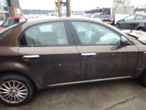 Alfa Romeo 159 1.8 MPI 16V Épave (2007, Brun)