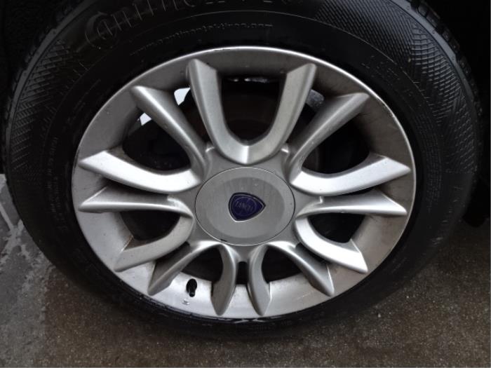 Lancia Delta 2.0 D Multijet 16V 165 Samochód złomowany (2011, Bialy)