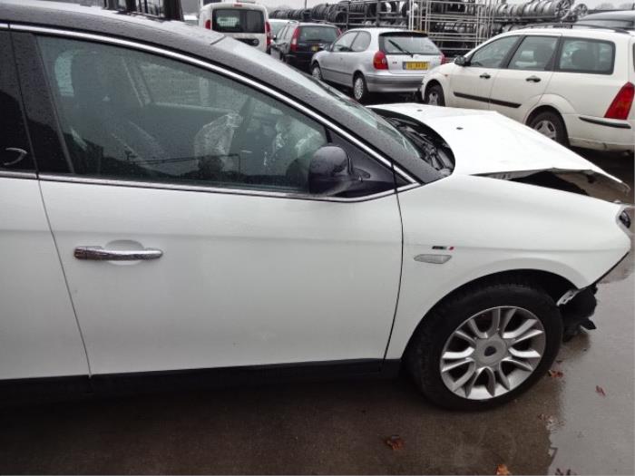 Lancia Delta 2.0 D Multijet 16V 165 Samochód złomowany (2011, Bialy)